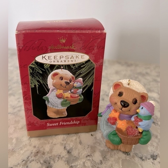 Hallmark Keepsake Sweet Friendship 1999 - Picture 1 of 3